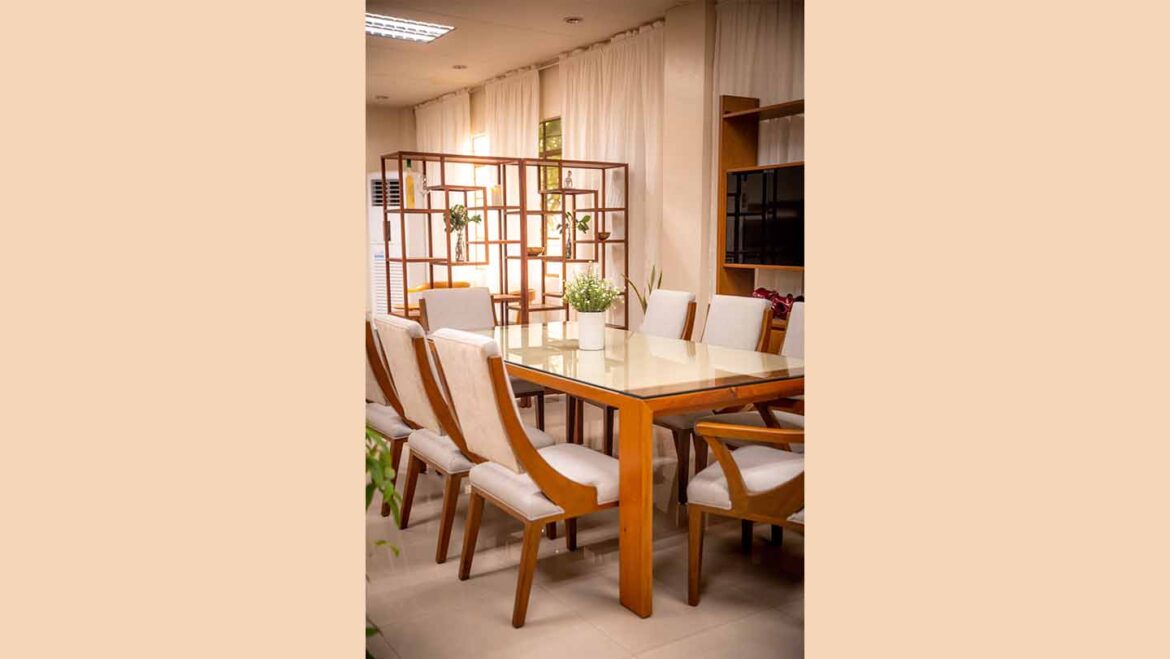 More enjoyable family dining experience - Focolare Carpentry - High Quality Furniture Philippines - Custom-made Chairs, Tables, Beds, Sofa, Cabinets, Handicraft, Woodworks.